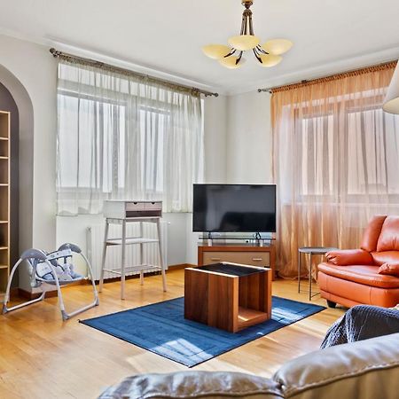 125 Sqm Family Friendly With Kids Room Bukares Bagian luar foto