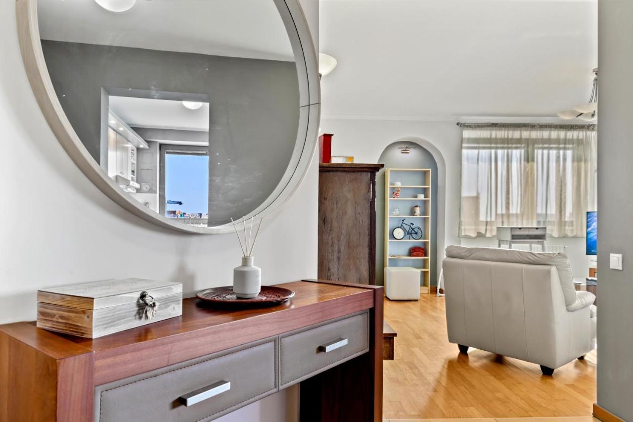 125 Sqm Family Friendly With Kids Room Bukares Bagian luar foto