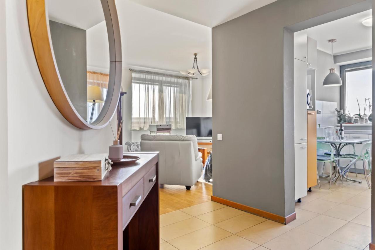 125 Sqm Family Friendly With Kids Room Bukares Bagian luar foto