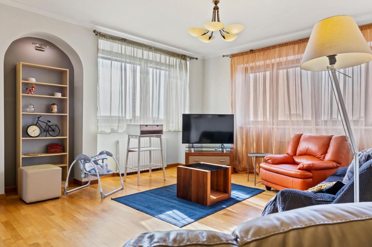 125 Sqm Family Friendly With Kids Room Bukares Bagian luar foto