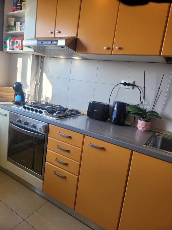 125 Sqm Family Friendly With Kids Room Bukares Bagian luar foto