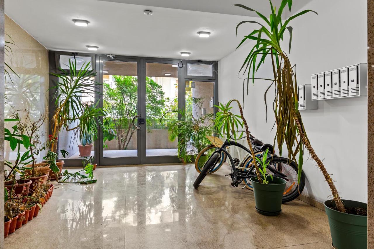 125 Sqm Family Friendly With Kids Room Bukares Bagian luar foto