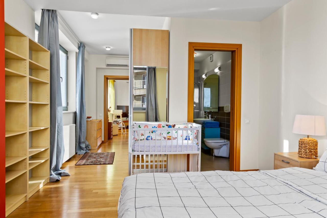 125 Sqm Family Friendly With Kids Room Bukares Bagian luar foto