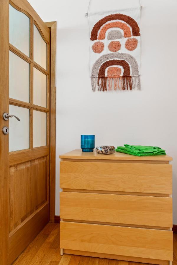 125 Sqm Family Friendly With Kids Room Bukares Bagian luar foto