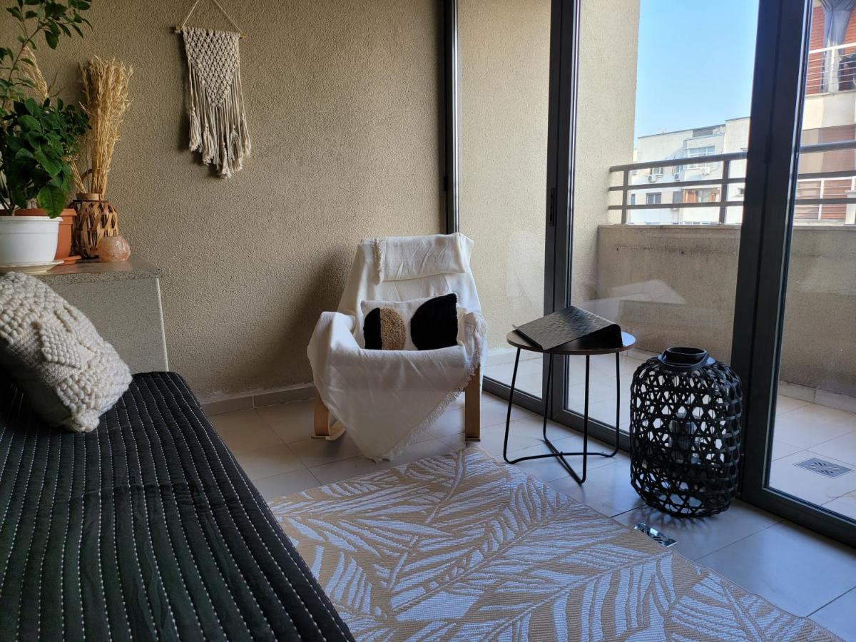 125 Sqm Family Friendly With Kids Room Bukares Bagian luar foto